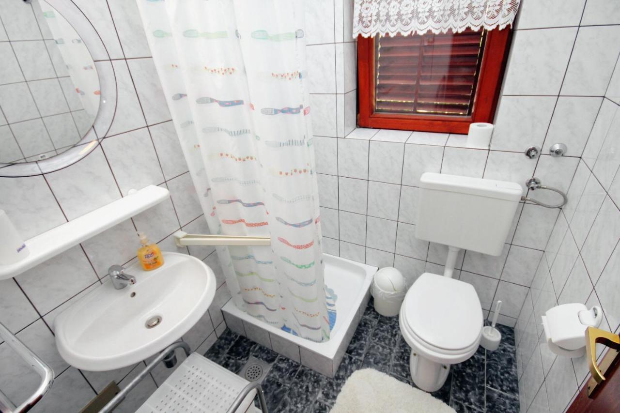 Apartments with a parking space Novi Vinodolski - 5600 Zewnętrze zdjęcie