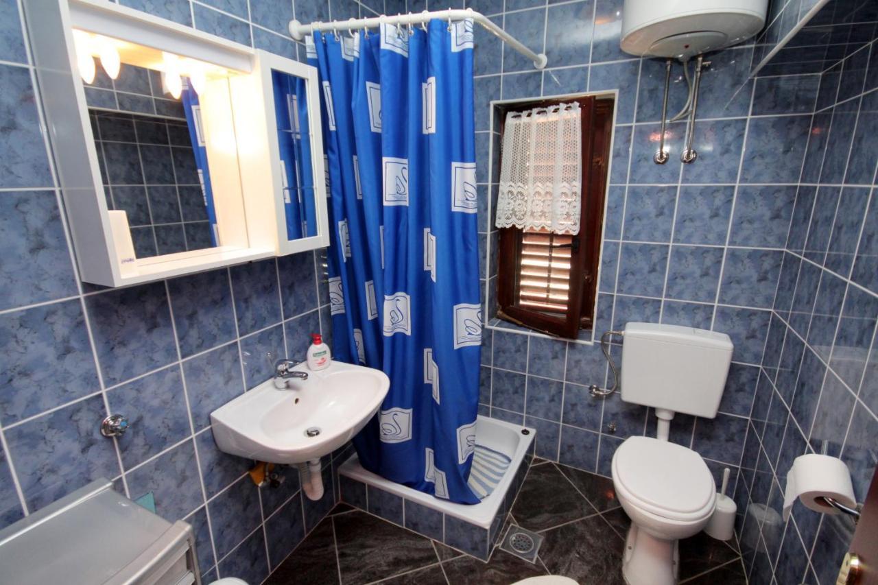 Apartments with a parking space Novi Vinodolski - 5600 Zewnętrze zdjęcie