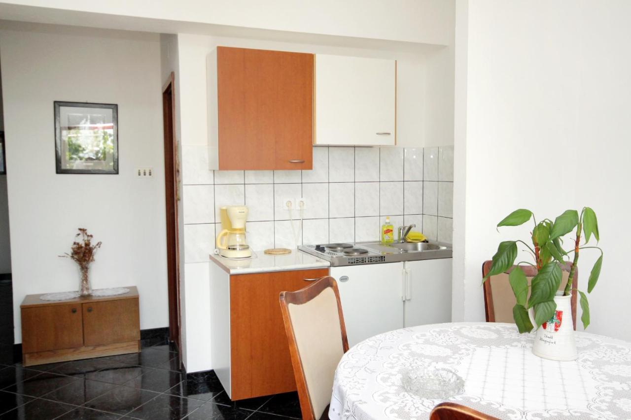 Apartments with a parking space Novi Vinodolski - 5600 Zewnętrze zdjęcie